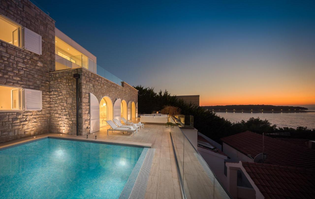 Luxury Seafront Villa Primosten Glamour With Private Pool, Sauna And Gym At The Beach In Primošten Dış mekan fotoğraf