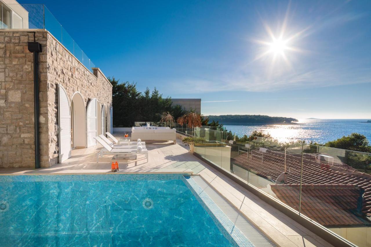 Luxury Seafront Villa Primosten Glamour With Private Pool, Sauna And Gym At The Beach In Primošten Dış mekan fotoğraf